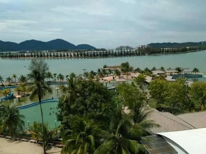 Lumut Apartment - photo 12