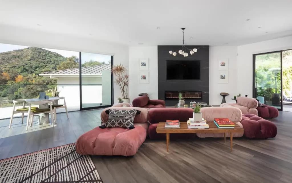 Willow Glen - Hollywood Hills Multi-level Villa With Theater & Pool - photo 14