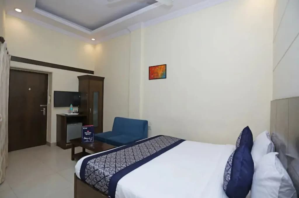 Capital O 10750 Hotel Vivek - photo 4