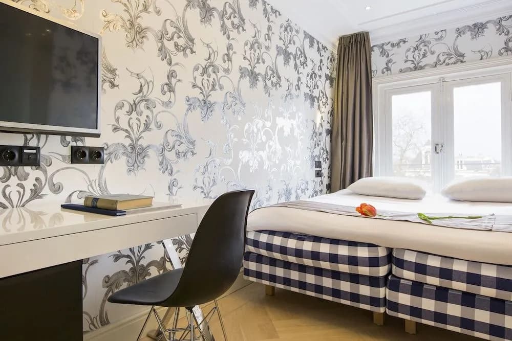 Amsterdam Canal Residence - photo 2