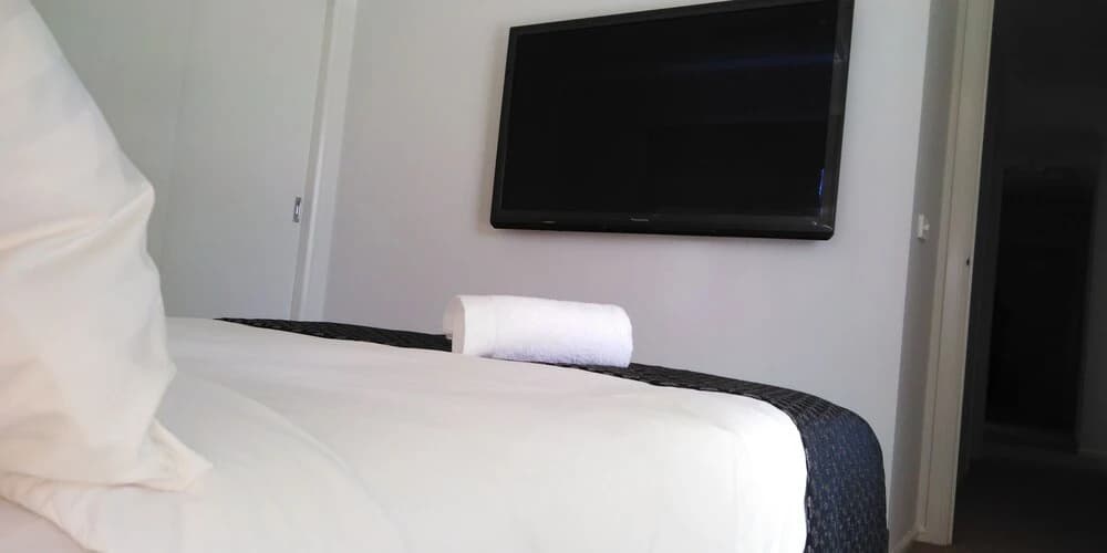 Lakeside Retreat & Business - photo 4