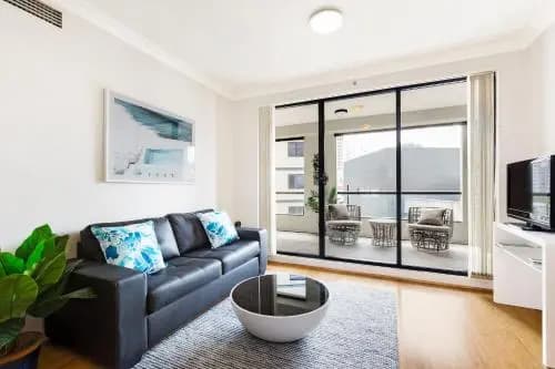 Surry Hills Fully Self Contained Modern 1 Bed Apartment (1012ELZ) - photo 2