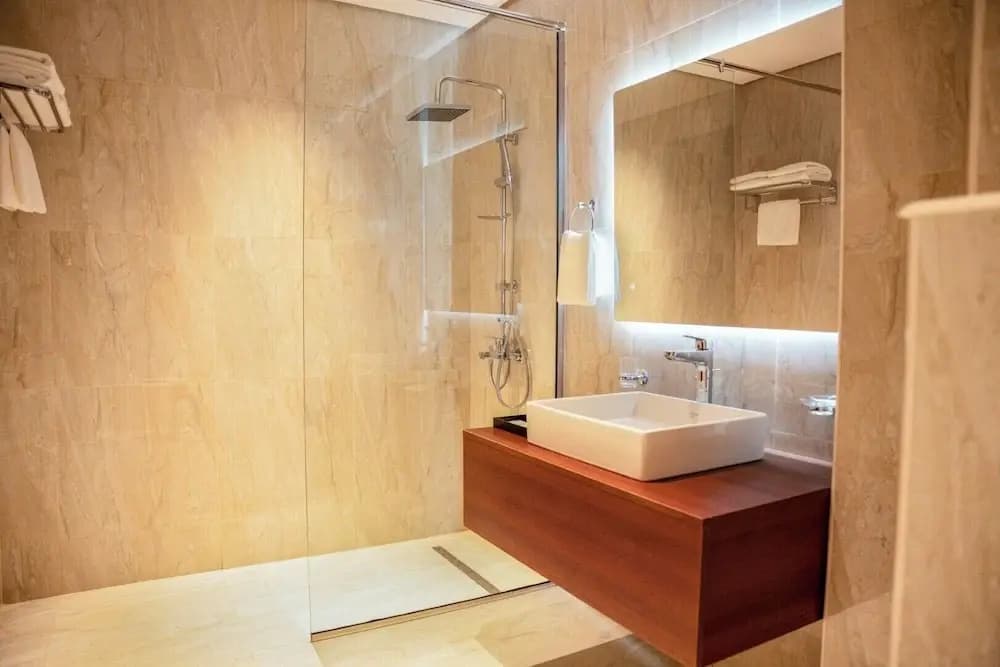 Golden Tulip Muscat The Village - photo 24