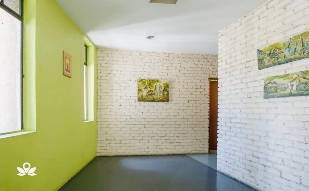 The Explorers Guesthouse and Hostel - photo 13