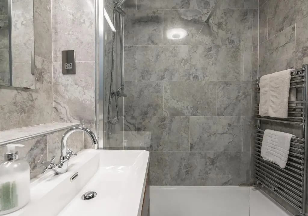 The St Patrick Square Residence No. 2 - photo 12