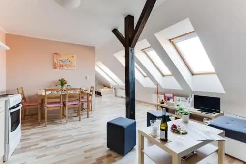 Jane's Attic Apartment - photo 18
