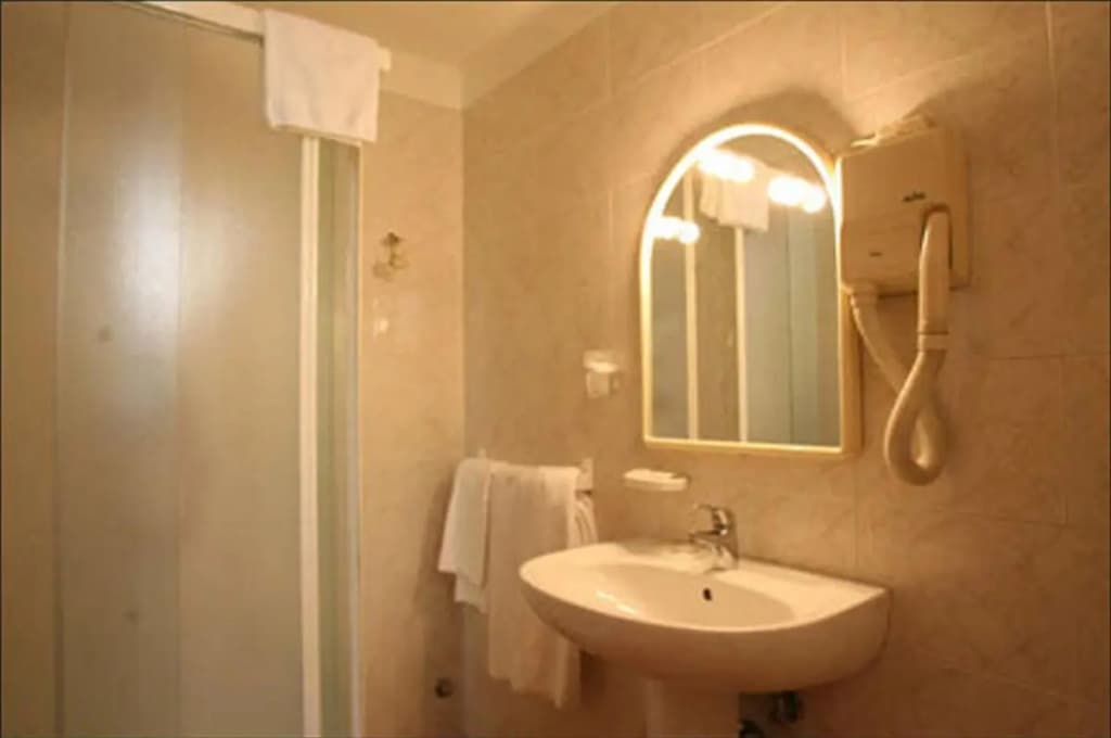 Hotel St. Moritz - photo 8