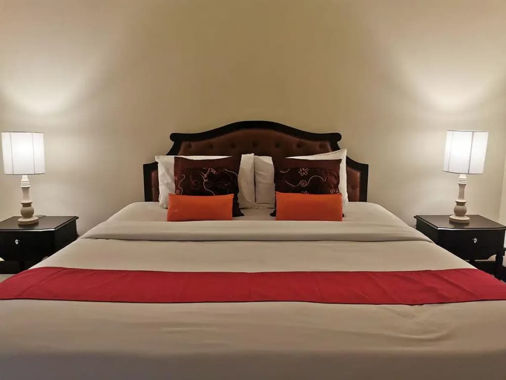 Thana Hotel & Guesthouse - photo 6