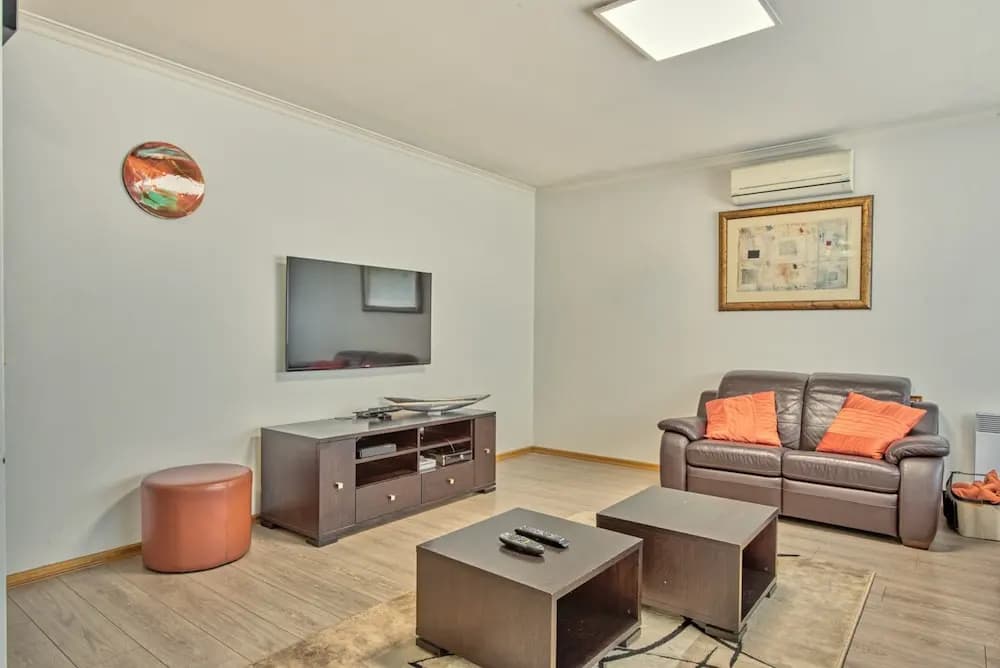 Spacious family home St Kilda - photo 3