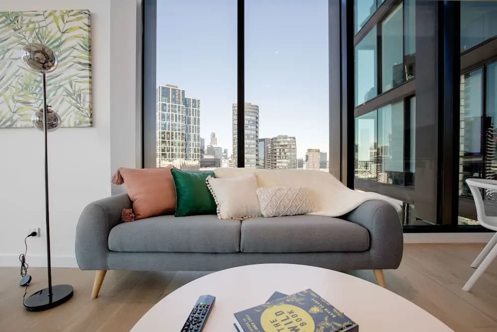 Central Melbourne 2br2bt APT on Collins St+parking - photo 5