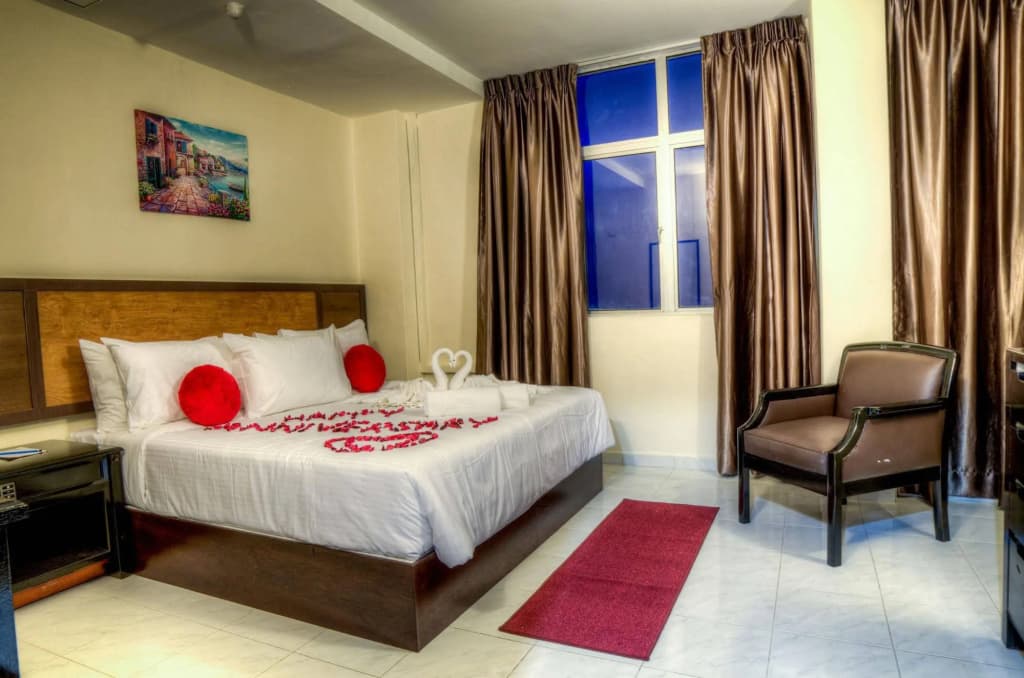 Leisure Cove Hotel & Apartments - photo 3