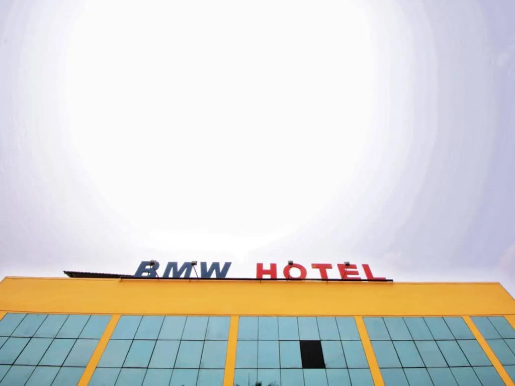 Oyo 90155 Bmw 1 Hotel - main photo