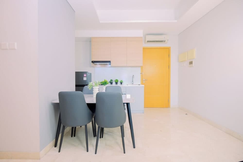 Tranquil Designed 2Br At Capitol Suites Apartment - photo 9