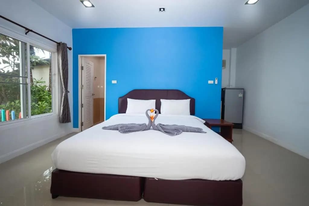 Maenam Villa Hotel - photo 4