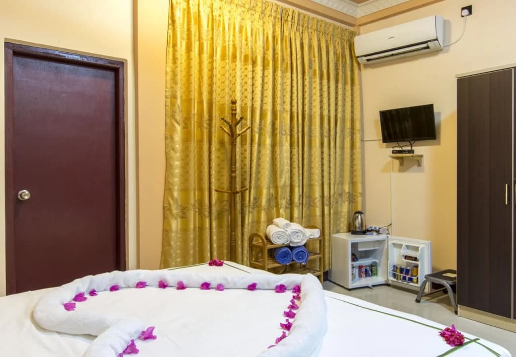 Magoodhoo Inn - photo 7