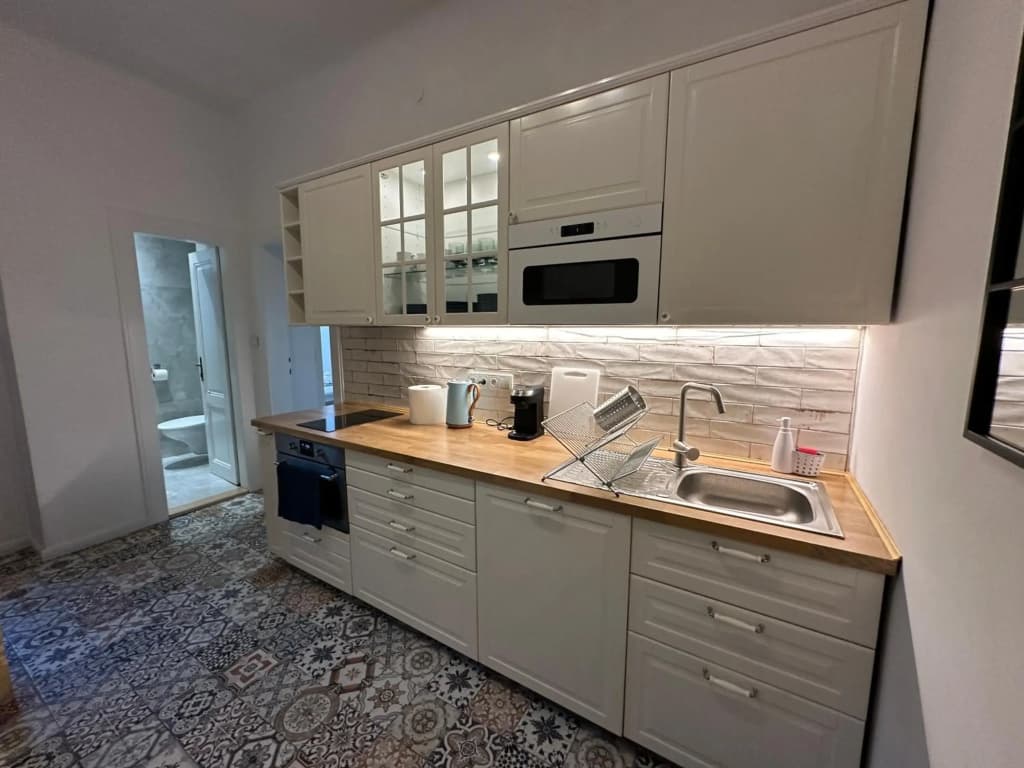 Karlin Balcony Apartment - photo 15