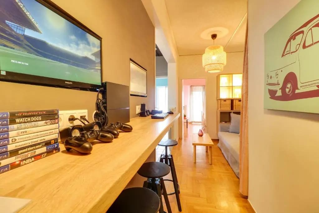 Spacious Central Flat☆3min to Metro☆AC|Netflix|PC - photo 3