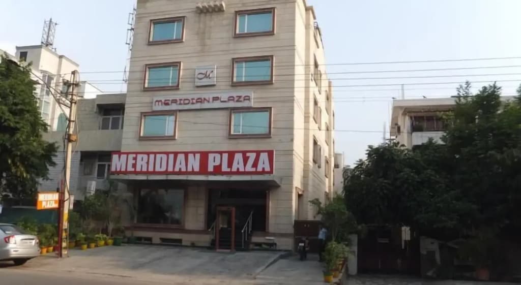 Hotel Meridian Plaza - photo 19