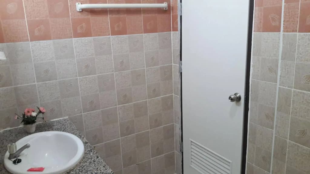 Baanzarn Guest House - photo 7