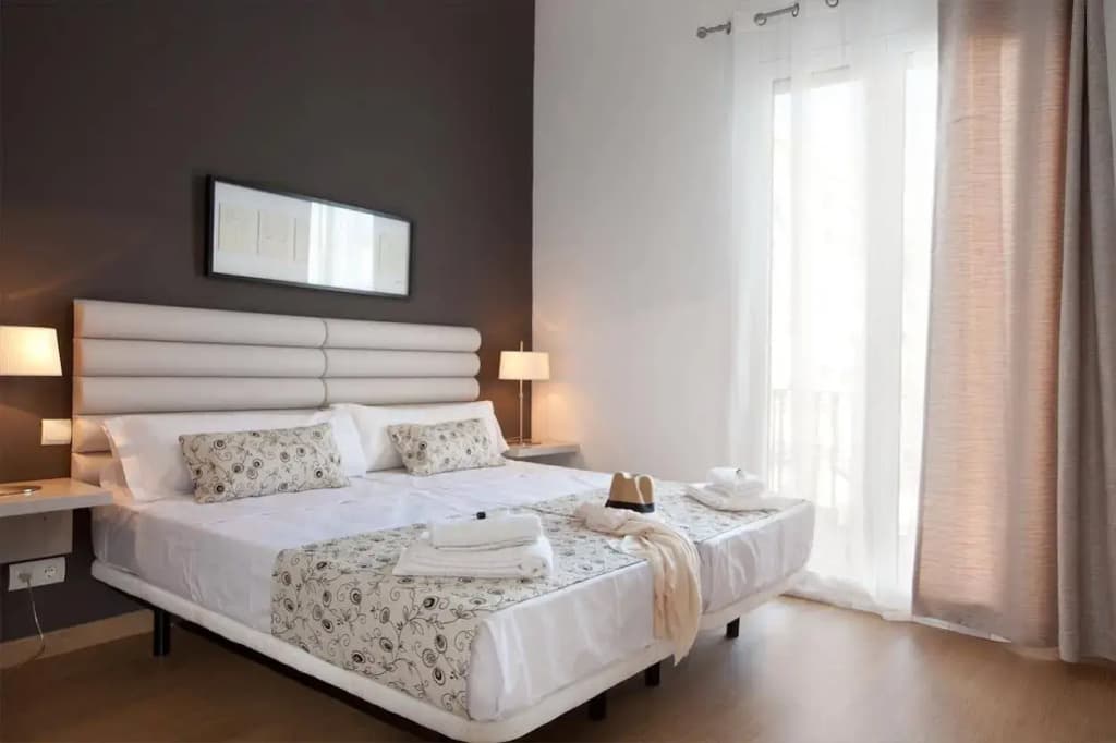 Apartamentos Alcam Paseo de Gracias - photo 5