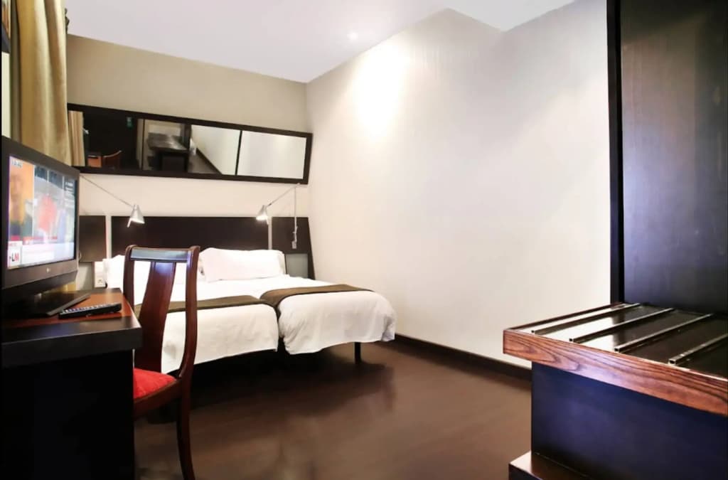 Hotel Avenida Gran Via - photo 5