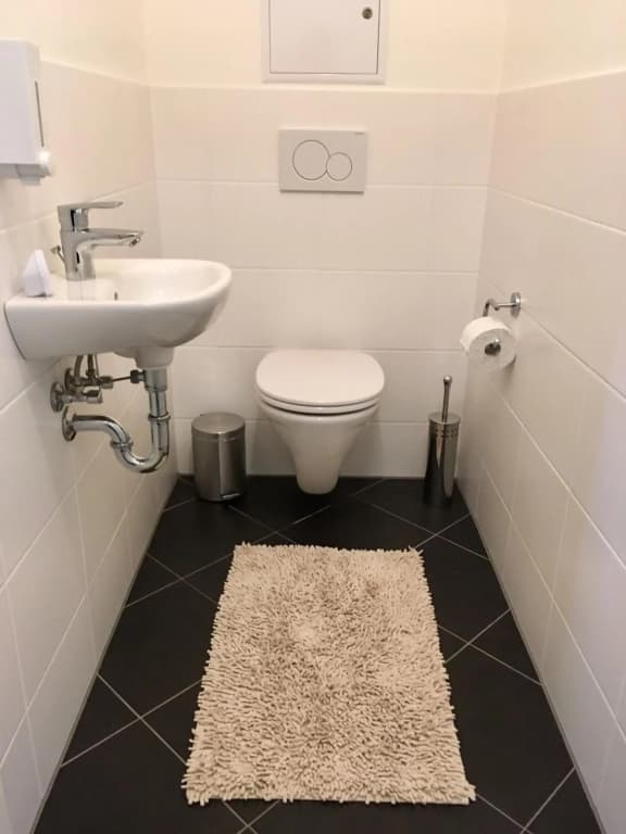 White Vintage Park View Apartment - photo 9