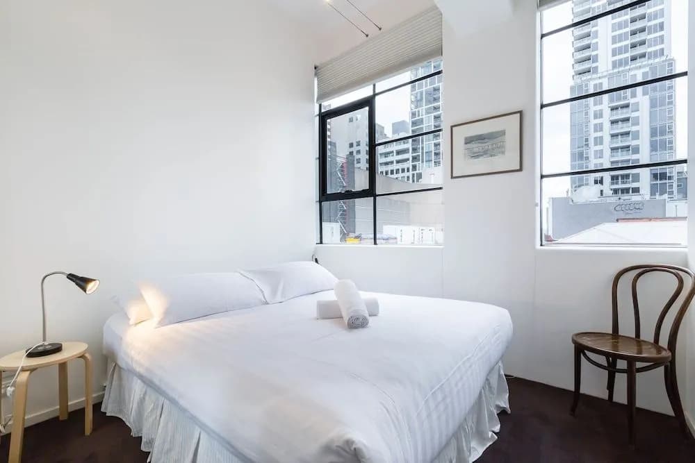 CYNTHIA, 2BDR Melbourne Apartment - photo 4