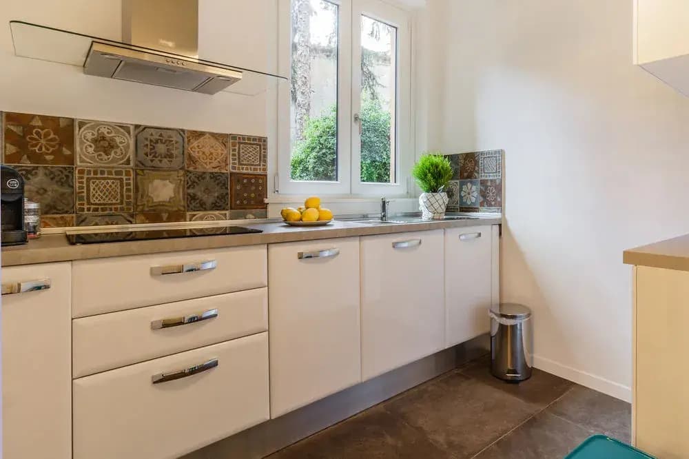 Santonofrio White - photo 5