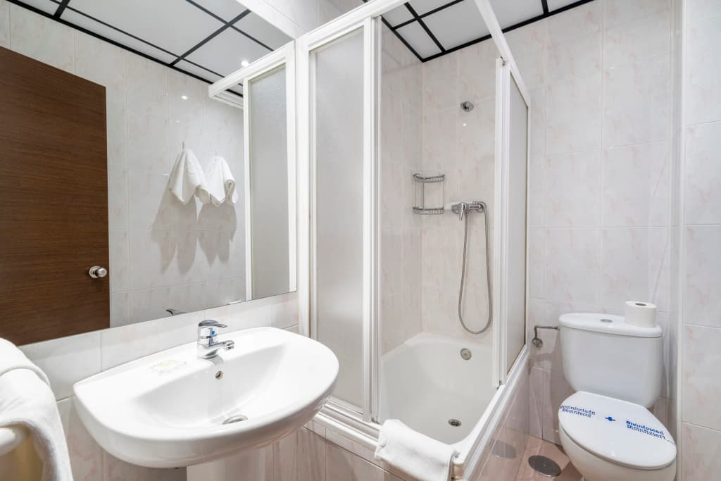 Hostal Ballesta - photo 9