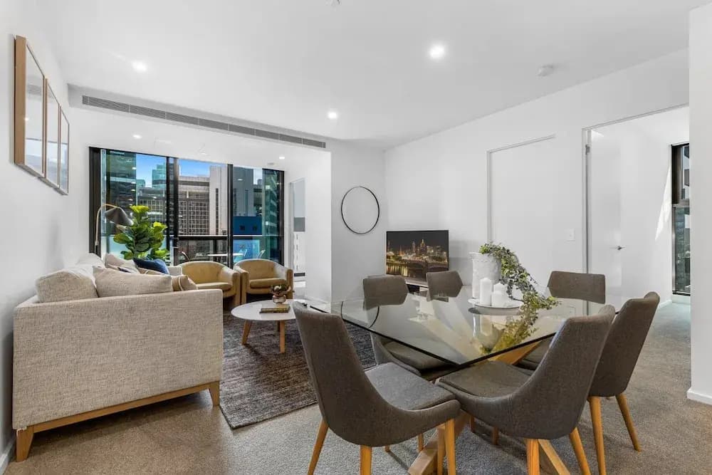 Remarkable 3-bed With City Views & Swimming Pool - photo 14