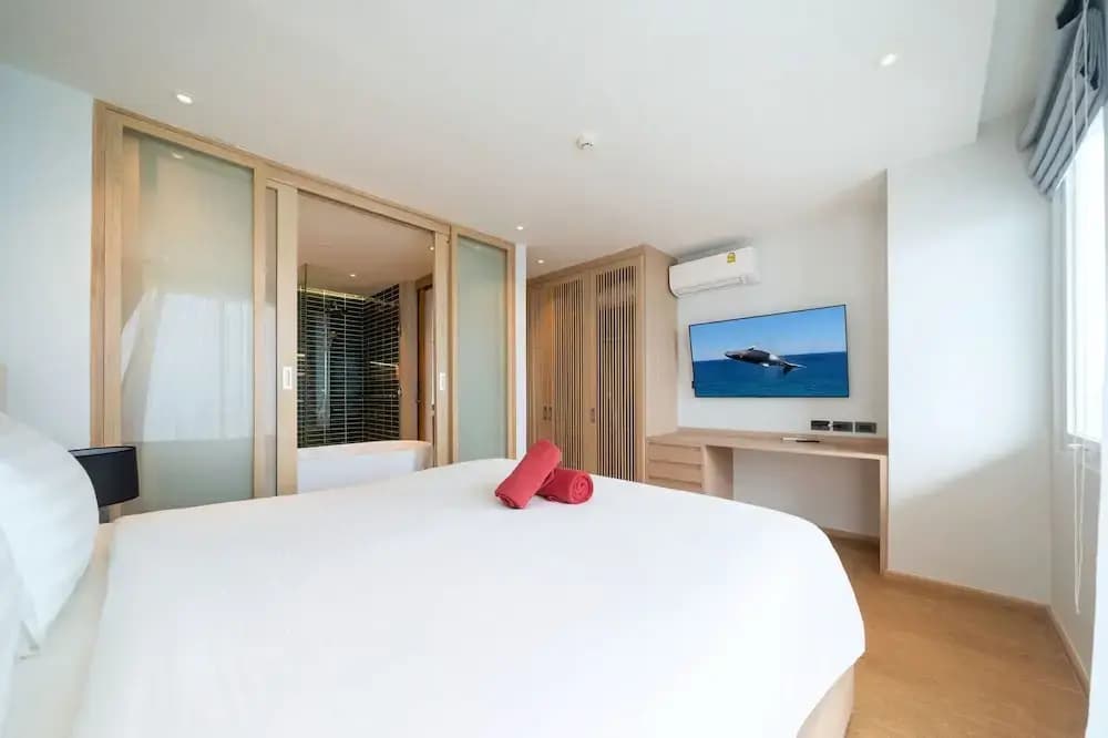 Sea View Chic Design 2BR Karon Condo 16C - photo 3