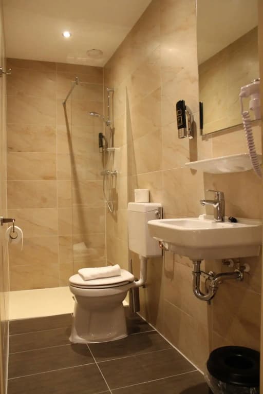 Aston City Hotel - photo 9