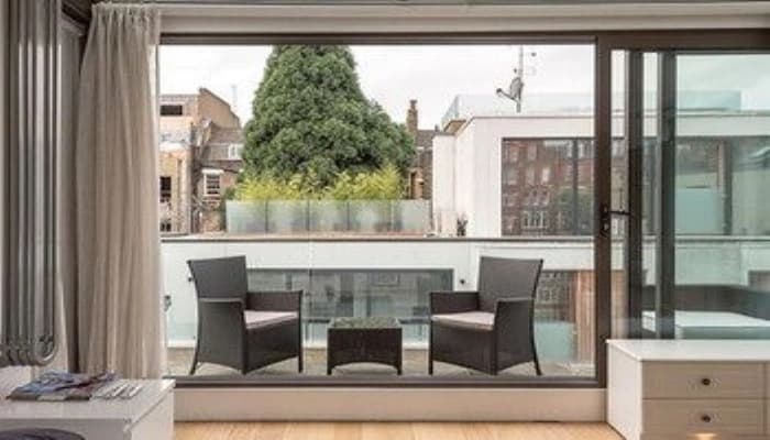 The Holborn Lights - Modern 3BDR Home with Rooftop Terrace & Garage - main photo