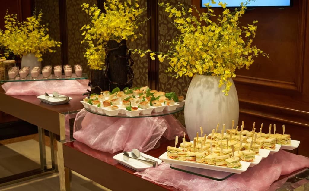 Windsor Plaza Hotel - photo 12