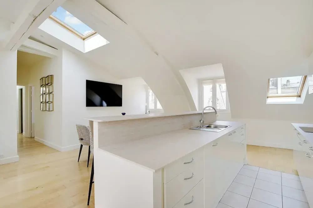 Apt a/c 3br/6p - Saint-lazare/les Champs Elysee - photo 13