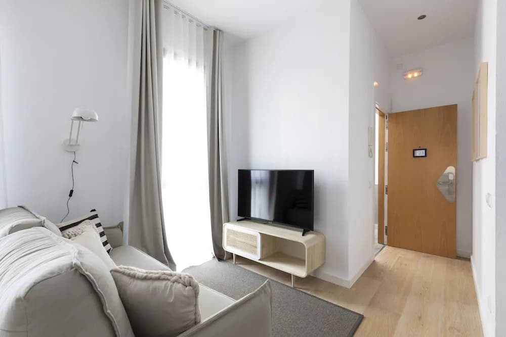 Aspasios Verdi Apartments - photo 6