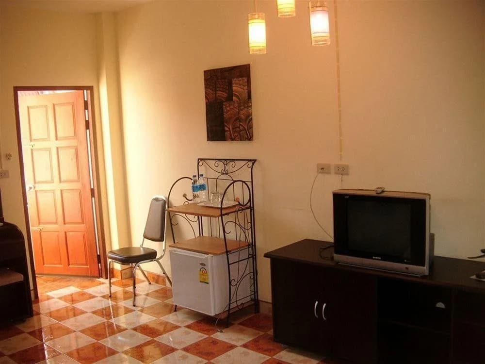 Patong Peace Hostel - photo 4