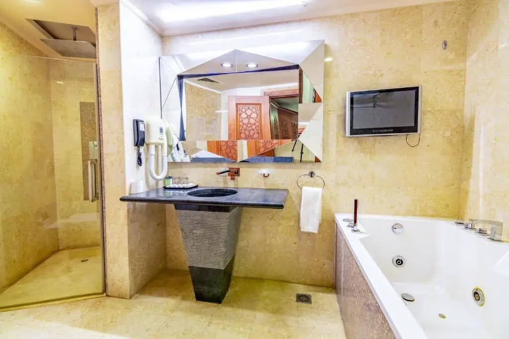 Platinum Hotel - photo 9