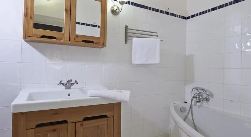 Golden Apple Apartments - photo 8