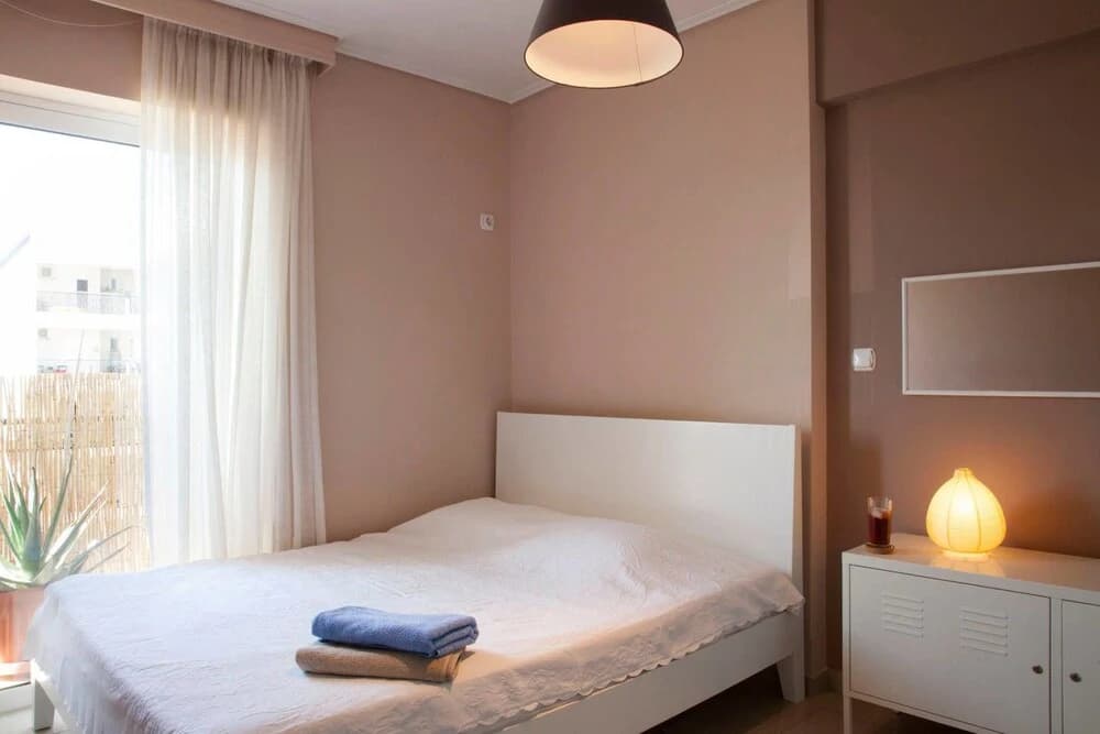 Bright Central Apt in Athens - photo 2