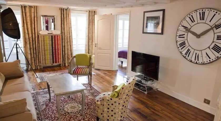 Luxurious apartment, near Louvre at the heart of Paris - photo 2