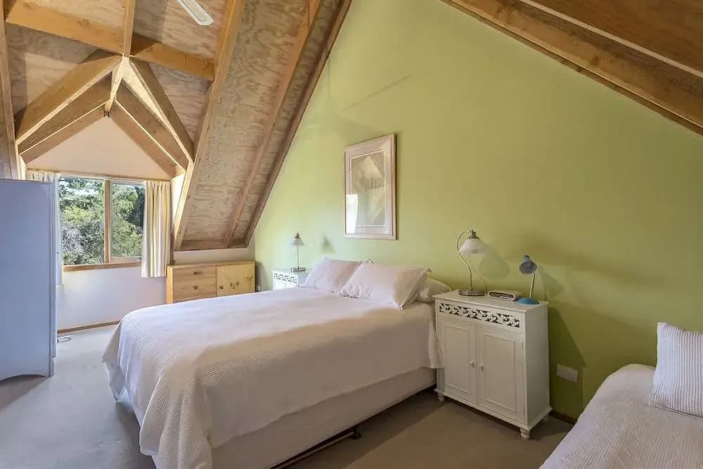 Charming Cottage on Gulls - photo 3