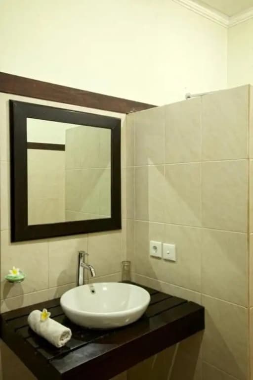Nyoman Karsa Bungalow - photo 10