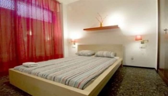 Valencia Apartments - photo 1