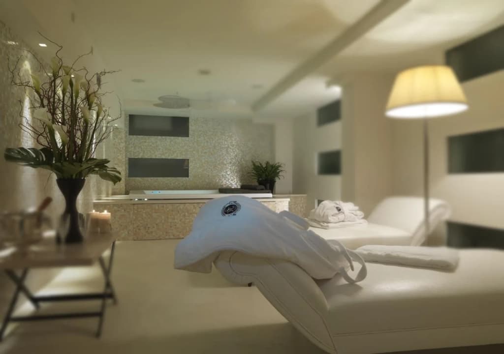 Ponte Vecchio Suites & Spa - photo 22