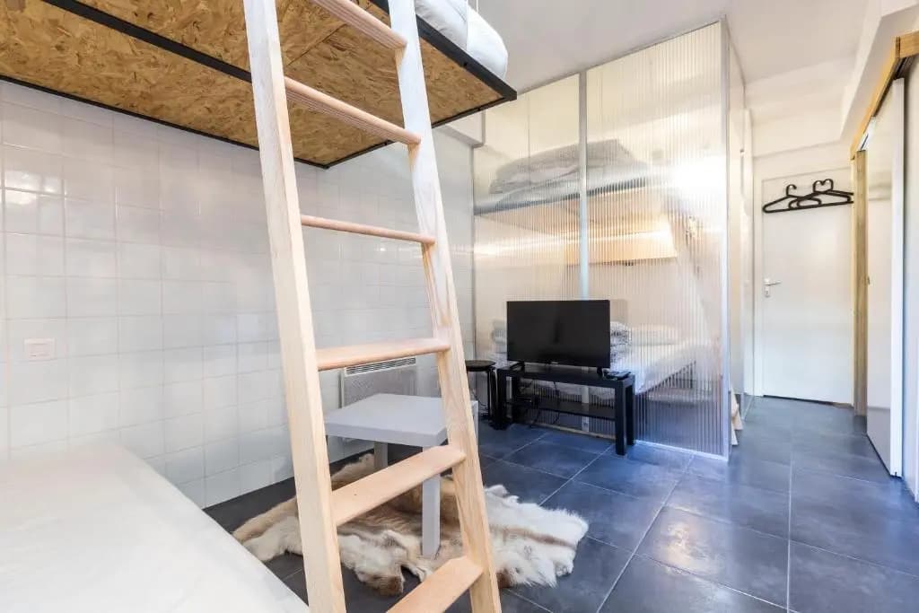 Original, cosy 25m² near CANAL ST-MARTIN - photo 5