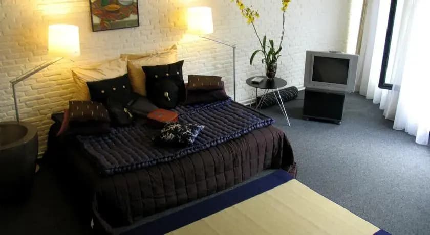 Palace Bed and Breakfast - photo 4