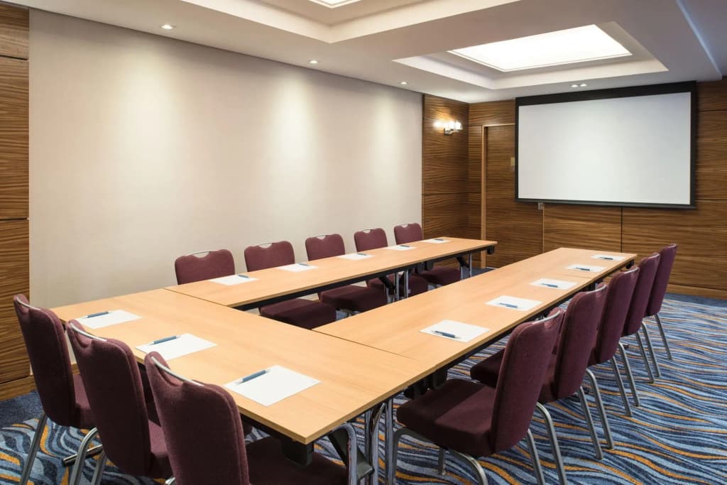 Four Points by Sheraton Bur Dubai Hotel - photo 11