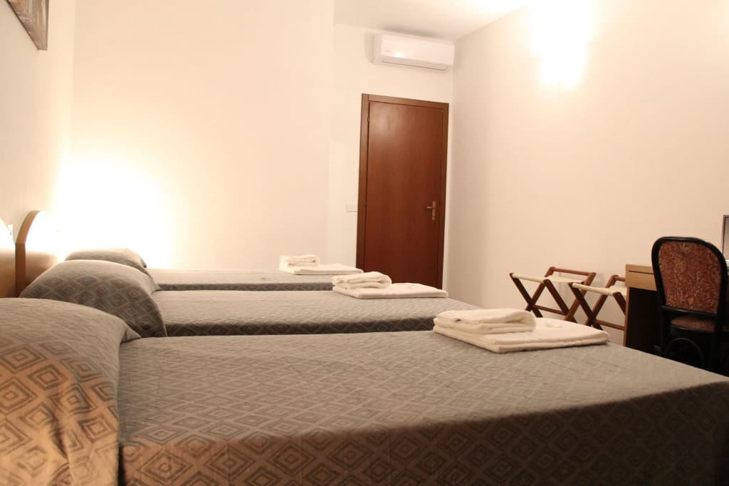 Guest House Brianza Room - photo 20