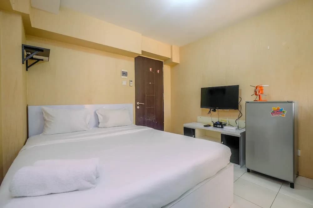 Wonderful Studio at Kebagusan City Apartment - photo 2